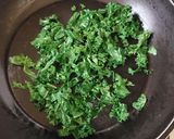 Foto del paso 1 de la receta: Omelette de kale con aguacate