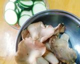 櫛瓜炒鮑魚菇的食譜步驟1照片