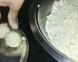 A picture of step 2 of Til mawa ladoo.