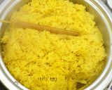 Foto langkah ke 5 dari resep Nasi Kuning Praktis Rice Cooker Menul (versi 2).