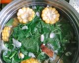 Foto langkah ke 3 dari resep Sayur Bening Bayam & Jagung Manis.