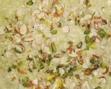 A picture of step 5 of Lauki ka halwa.