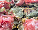 Foto del paso 6 de la receta: Flores de alcachofas con jamón ibérico, piñones, pistachos 😜😜😜😜