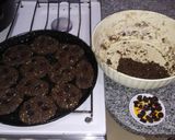 Foto del paso 2 de la receta: Galletitas Harina Integral Algarroba Avena Pasas de uva