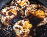Foto langkah ke 4 dari resep Telor ceplok masak kecap.