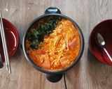 รูปขั้นตอนการทำที่ 6 ของ ซุปกิมจิ​ เกี๊ยวกุ้ง+โบโลน่าหมู🍲