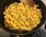 Une image de l'étape 7 de Pommes de terre et carottes sautées marinées.