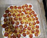 Füstölt kolbászos pizza káposztás feltéttel, tejfölös alappal recept fázis 3 fotója