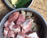 รูปขั้นตอนการทำที่ 1 ของ หมูสามชั้นต้มปลาเค็ม