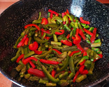 Foto del paso 4 de la receta: Wok de verduras con pavo, conejo y fideos de arroz