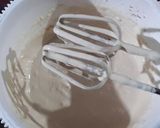 Foto langkah ke 3 dari resep Bolu zebra coklat putih.