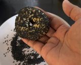 Foto langkah ke 4 dari resep Donat Pisang Wijen.