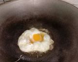 Foto langkah ke 1 dari resep Tumis telor ceplok kecap.