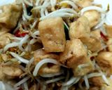 Foto langkah ke 4 dari resep Tumis Tauge + Tahu.