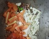 A picture of step 1 of Carrot Dalia.