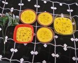 A picture of step 2 of Mango rice casar pista firny pudding.