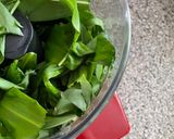 A picture of step 1 of Wild garlic oil.