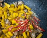 รูปขั้นตอนการทำที่ 3 ของ ผัดฟักทองสามชั้น