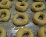 Foto langkah ke 7 dari resep Donat magnet.