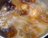รูปขั้นตอนการทำที่ 4 ของ ไก่ตุ๋นเห็ดหอม