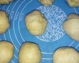 Foto langkah ke 2 dari resep Donat Vla Matcha.
