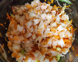 Foto del paso 7 de la receta: Ensalada de surimi y camarones
