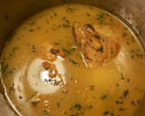 Foto del paso 12 de la receta: Codillo de paletilla de cordero, en salsa de ajos, perejil y mostaza