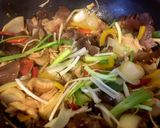 รูปขั้นตอนการทำที่ 4 ของ ไก่ผัดขิง