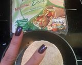Foto del paso 4 de la receta: Burrito con sardina, ensalada y huevo cocido