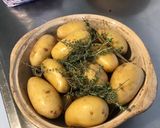 Une image de l'étape 5 de Pommes de terre aux herbes aromatiques du jardin (cuisson au diable).