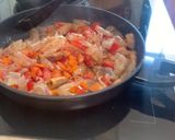 Foto del paso 2 de la receta: Tiburones con langostinos en su salsa