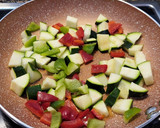 Foto del paso 2 de la receta: Arroz salteado con verduras y pollo