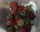 Foto langkah ke 1 dari resep Fermentasi Madu Strawberry.