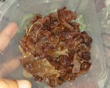 Foto langkah ke 1 dari resep Tumis Buncis Jamur Menjes.