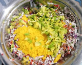Foto del paso 3 de la receta: Ensalada tejeda de surimi