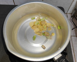 Foto langkah ke 2 dari resep Wedang Jahe Sereh.