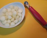 Foto del paso 1 de la receta Bolitas de melón con jamón