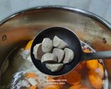 Foto langkah ke 5 dari resep Sup Kimlo Kembang Tahu Simple.