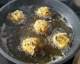 Foto del paso 5 de la receta: Buñuelos de acelgas