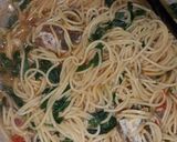 A picture of step 5 of Spaghetti with green leaf.