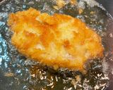 A picture of step 6 of Tonkatsu (pork cutlet).