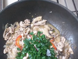 Tiritas de pata y muslo al wok