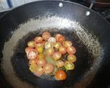 Foto del paso 3 de la receta: Salmón marinado en naranja, sobre cama de espinacas y patacón