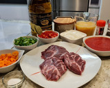 Foto del paso 1 de la receta: Carrilleras ibéricas con tomate