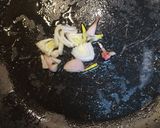 Foto del passaggio 1 della ricetta Risotto alla crema di peperoni,e cialde di parmigiano