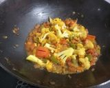 मिक्स व्हेजिटेबल भाजी (Mix Vegetable Bhaji Recipe In Marathi) रेसिपी स्टेप 2 फोटो
