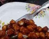A picture of step 5 of Chana chili.