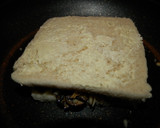 Foto del paso 8 de la receta: Sandwich de champiñones portobello, cebolla y queso