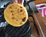 Foto del paso 6 de la receta: Arepas de harina pan amarilla con huevos perico