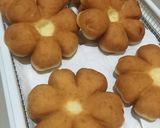 Foto langkah ke 5 dari resep Donat bunga.